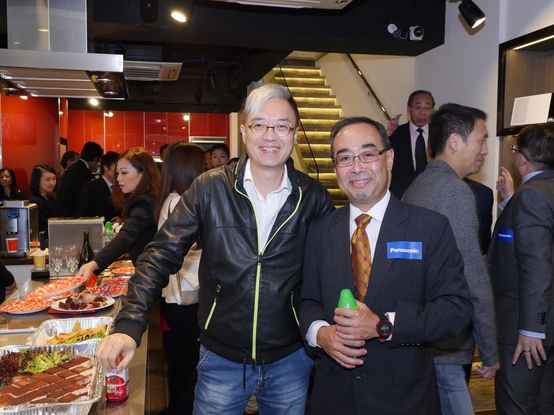 專欄作家李純恩先生撥冗出席Living Station by Panasonic開幕典禮。